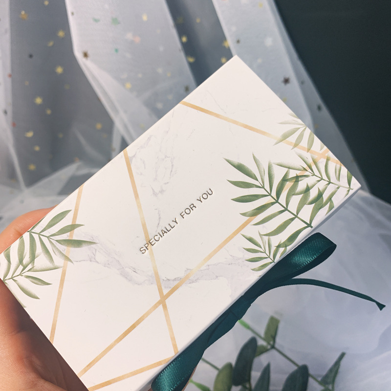 Picture of New ins Candy Box Small Mori Candy Box Western-style Wedding Candy Box Can Pack Cigarette Gift Box