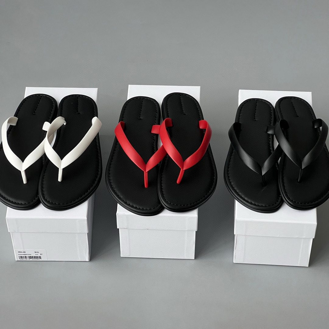 2024 Summer New Niche Flip-Flops Women's Outer Wear Flat Simple Flip-Flops Casual Beach Sandals