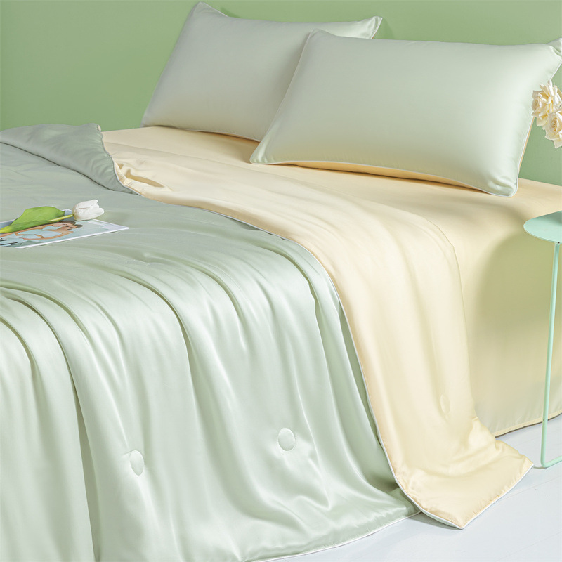 Solid color ice silk summer quilt four-piece set A cool air conditioning quilt summer gift summer quilt summer thin quilt wholesale