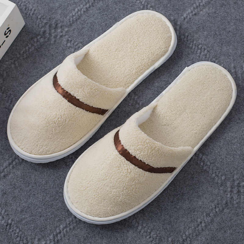 Picture of Disposable Slippers Hospitality Home Indoor Homestay Hotel Guesthouse Club Men's and Women's Coral Fleece Thickened Travel