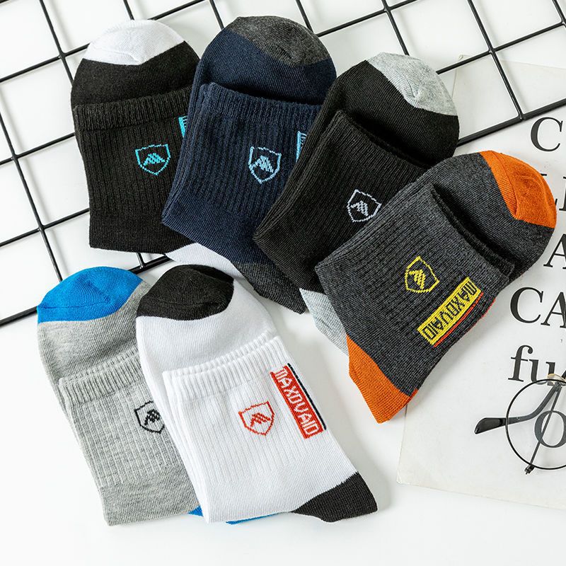 Socks men's mid-calf socks deodorant sweat-absorbent breathable mesh red sports socks spring and winter autumn cotton tide socks retro thickened cotton socks