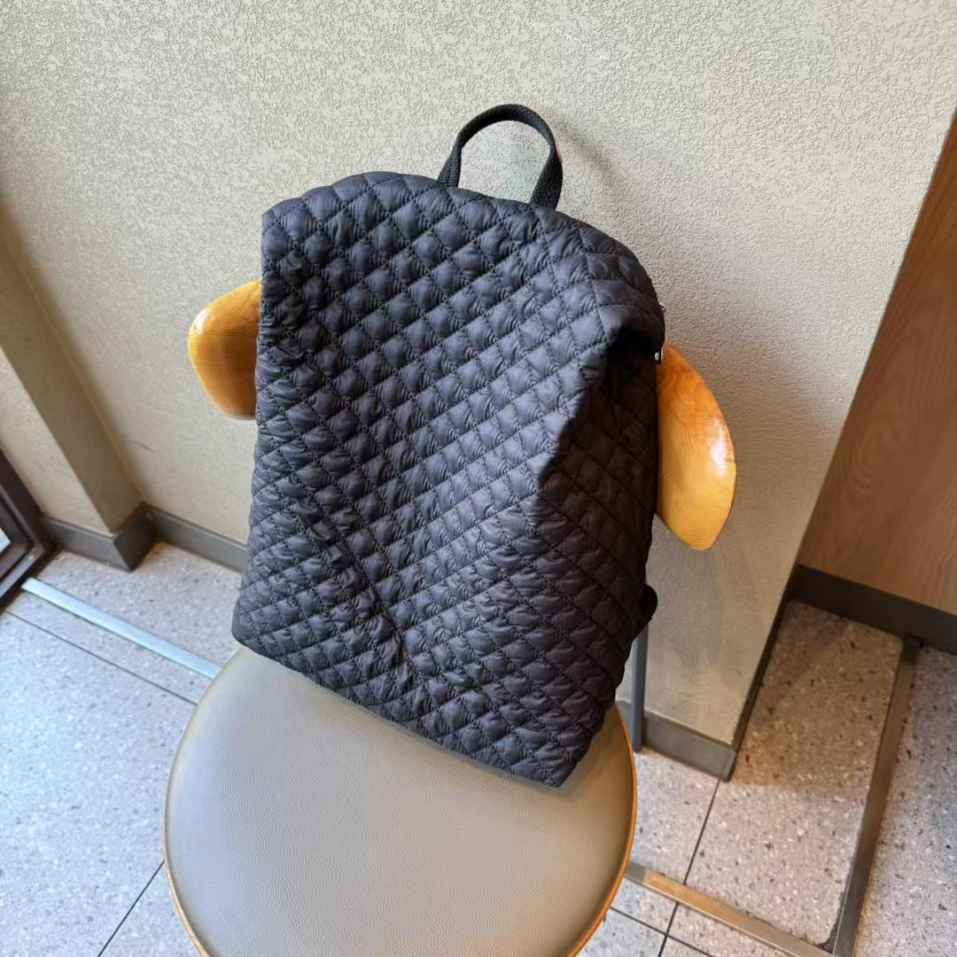 Picture of Large Capacity Lightweight Airy Backpack Women's 2025 Spring and Summer New Arrival Trendy Backpack Men's Casual Computer Schoolbag