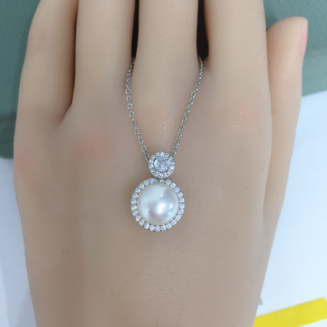 Picture of New Boutique 18K Gold Craft Princess Zircon Natural Freshwater Pearl Necklace Round Pearl Pendant