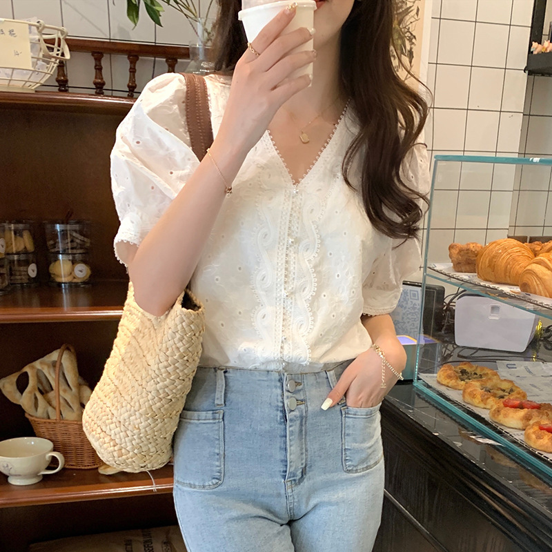 Picture of Korean Chic Summer French Niche Simple Loose All-match Sweet Lace Stitching V-neck Embroidered Lace Shirt