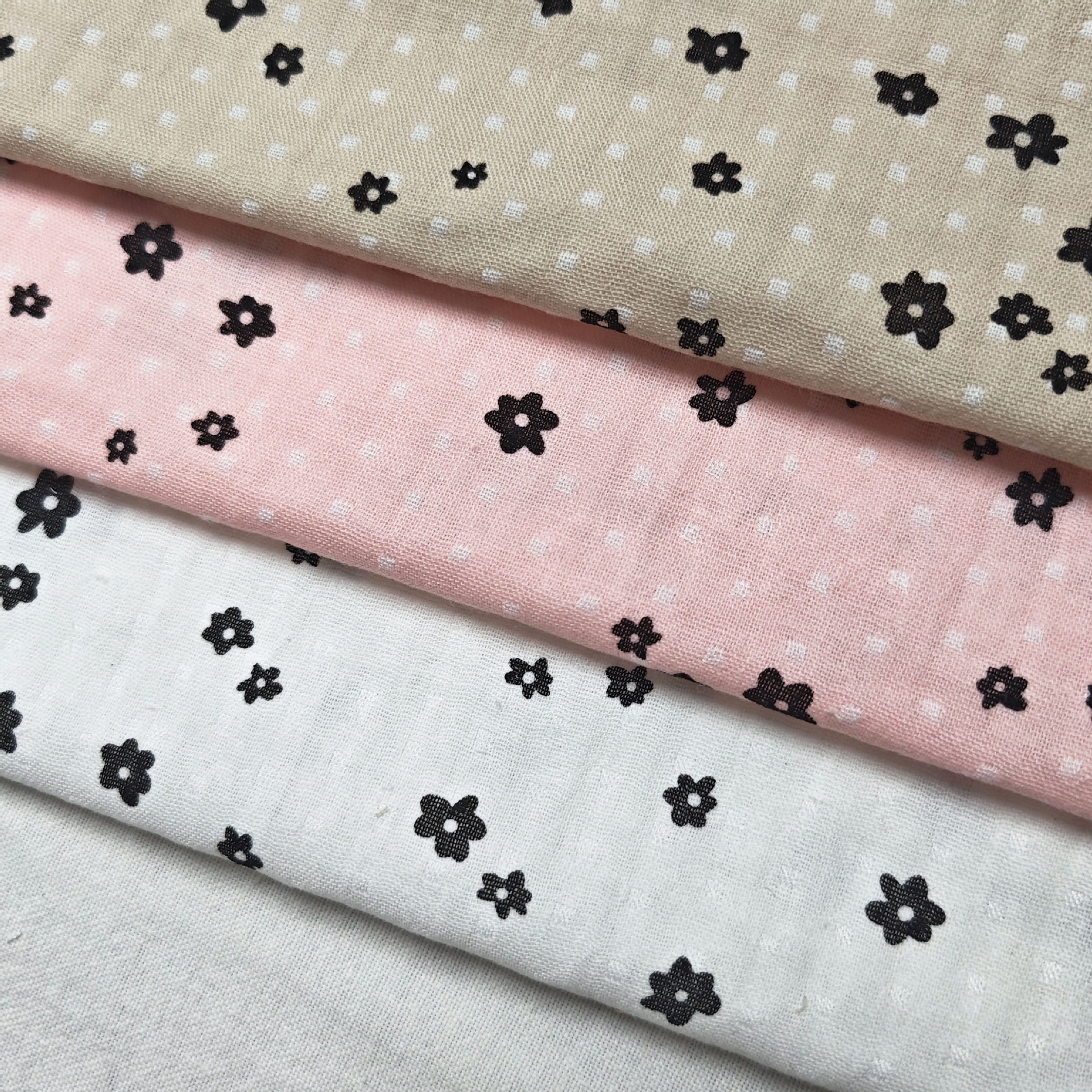 Double yarn woven fabric, pastoral small fresh five-leaf plum printed fabric, children's clothing, women's tablecloth, home boutique