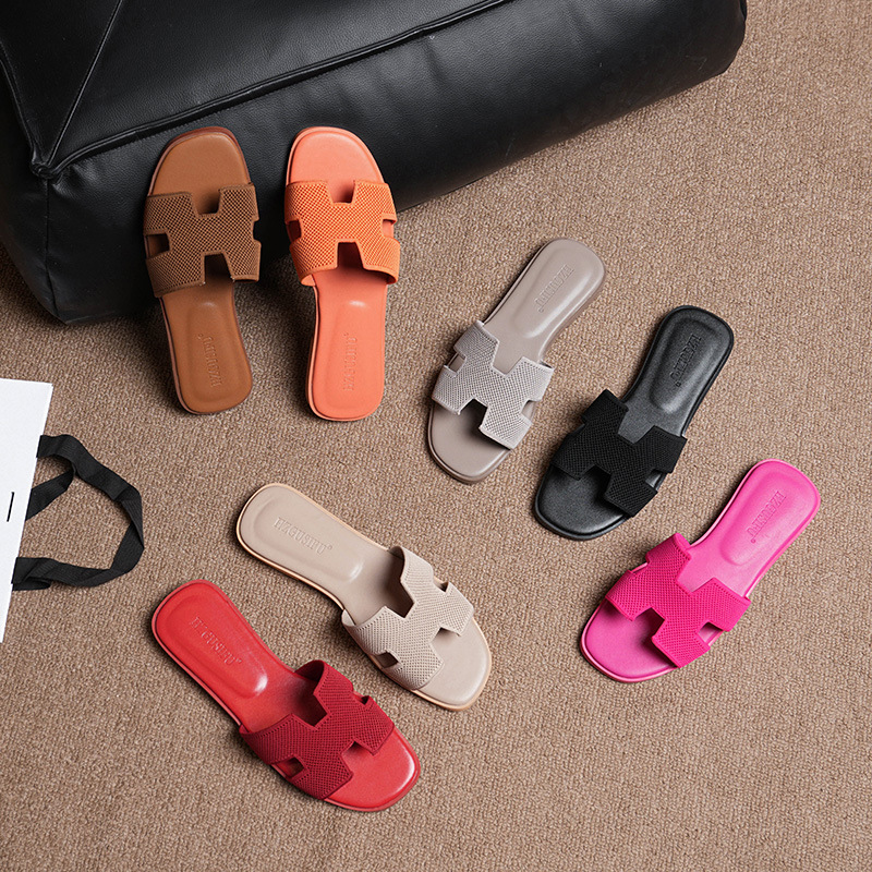 Picture of Slippers Women's Outer Wear 2025 New Summer Fashion All-match Flat Slippers Beach Travel Sandals Comfortable