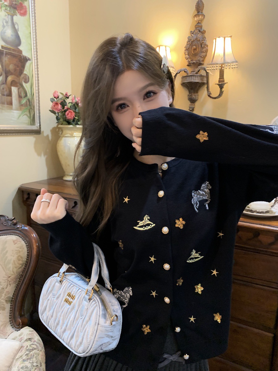Picture of Pony Jacquard Knitted Cardigan New Fashion Sequin Pearl Button Design Top Women's Style Jacket