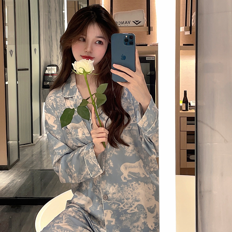 Fan Fan Fan's Same Style New D's Same Style Internet Celebrity Ice Silk Pajamas Women's Jungle Spring Silks and Satins Home Clothes Loose