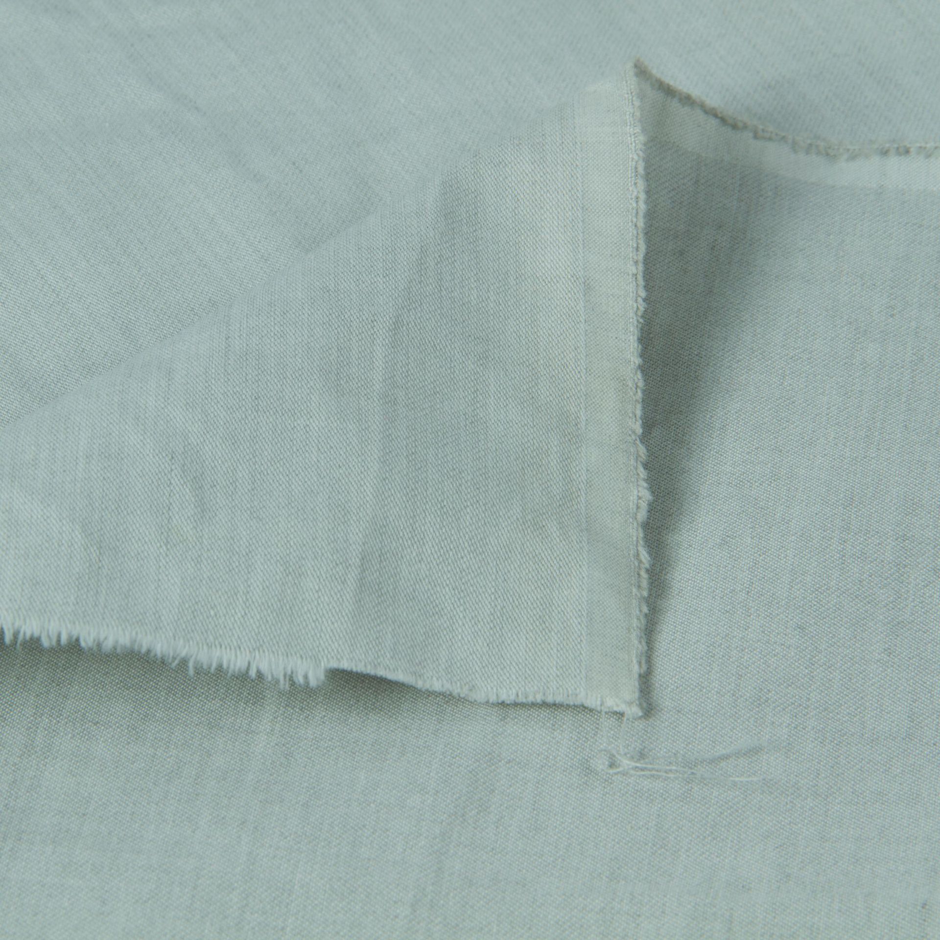 Picture of Stainless steel wire anti-static fabric can be made into grounding mats and used with radiation-proof mosquito nets