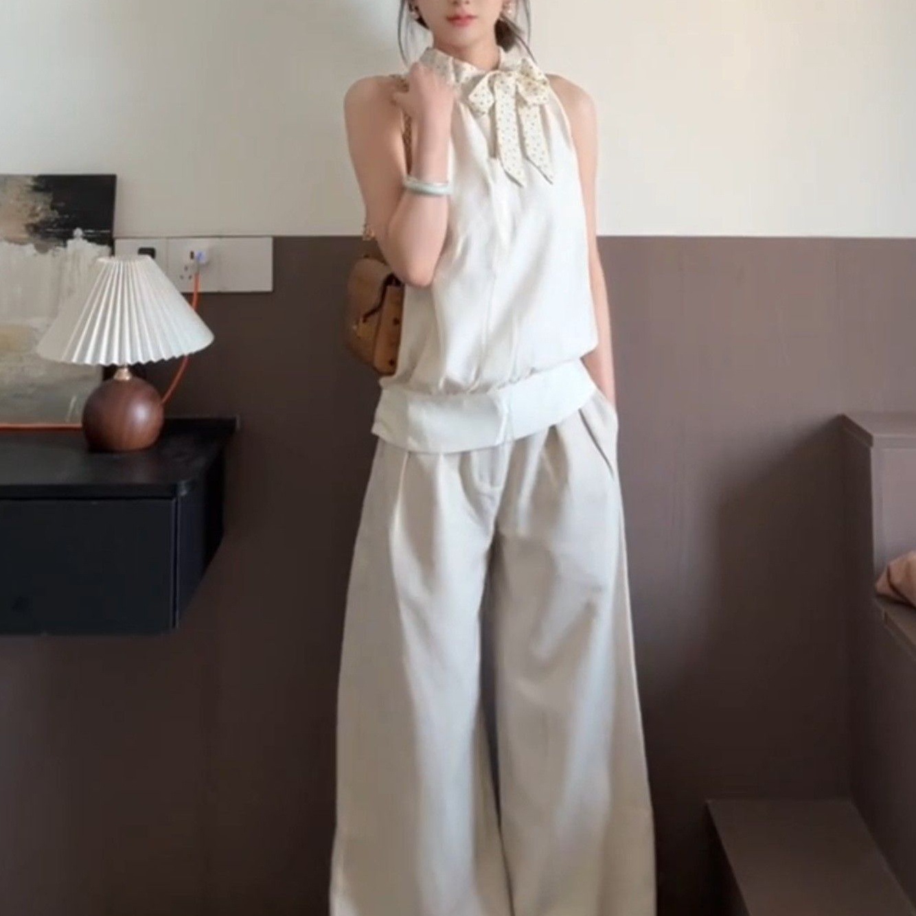 Summer Travel Outfit Set for Petite Women, Unique, Beautiful, High-End, Relaxed Sleeveless Top and Pants Set