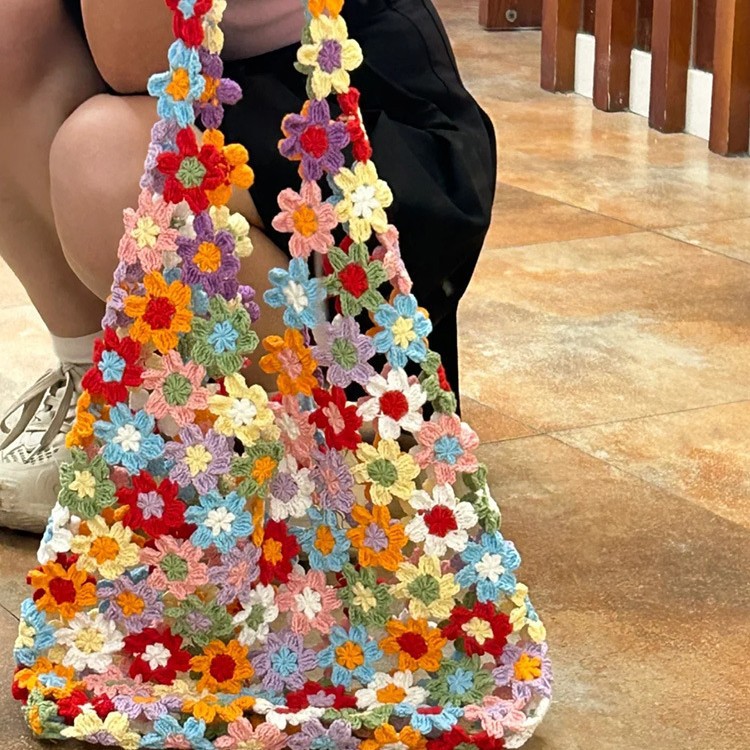 Handmade woven bags, crochet DIY material bags, yarn homemade knitted floral shoulder bags, gifts for passing time