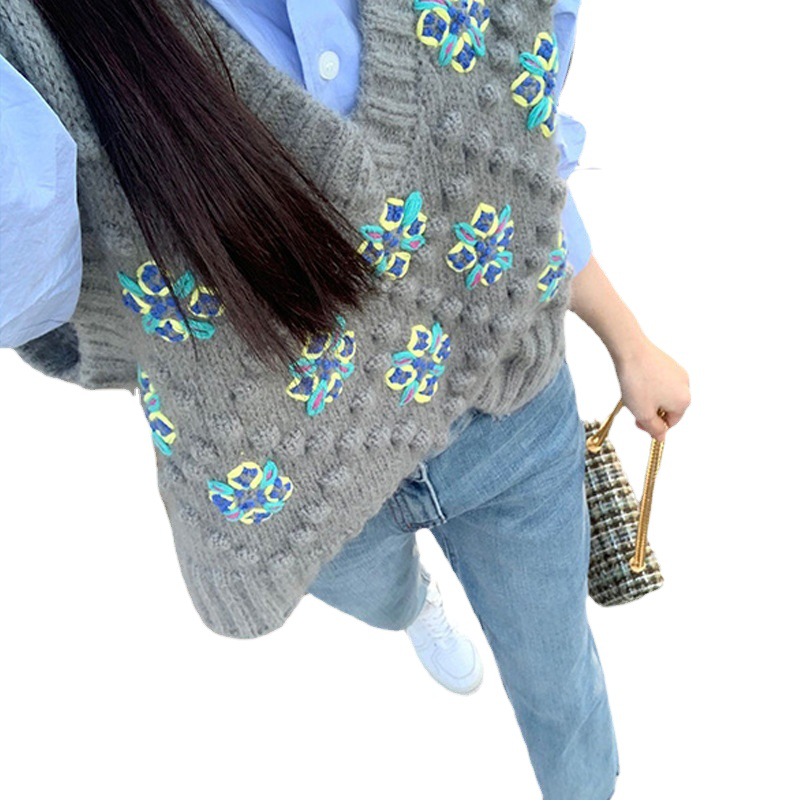 Gray Knitted Vest for Women in Spring Layered Korean Style Loose Retro Sleeveless Twist Sweater Vest Top