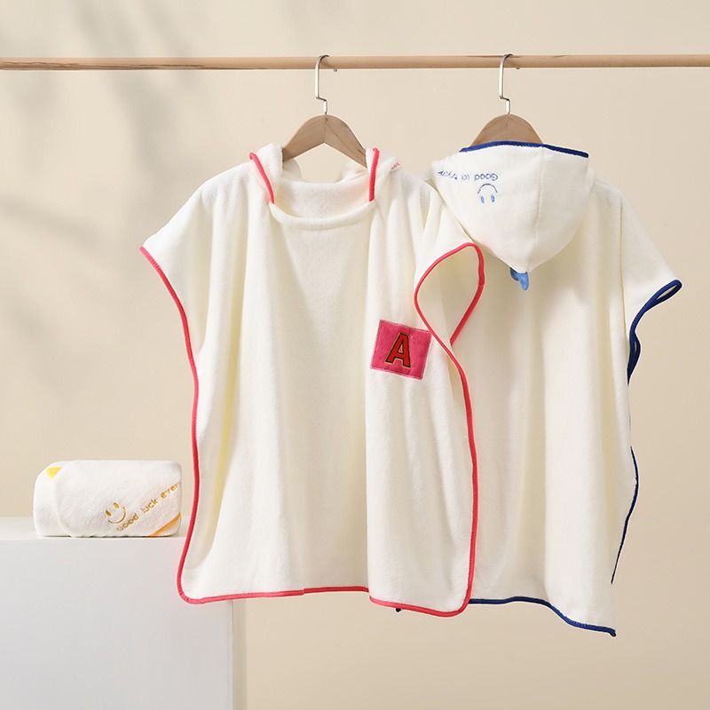 Coral Velvet Hooded Kidsren's Bathrobe Pure Cotton Absorbent Soft Baby Bath Robe Can Wear Kidsren's Bath Towel Cloak