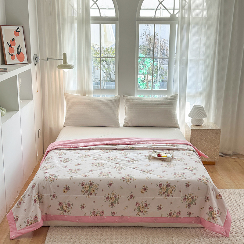 Picture of Class A double-sided cotton summer quilt air conditioning quilt 100 cotton summer quilt single-pair machine washable summer thin quilt wholesale