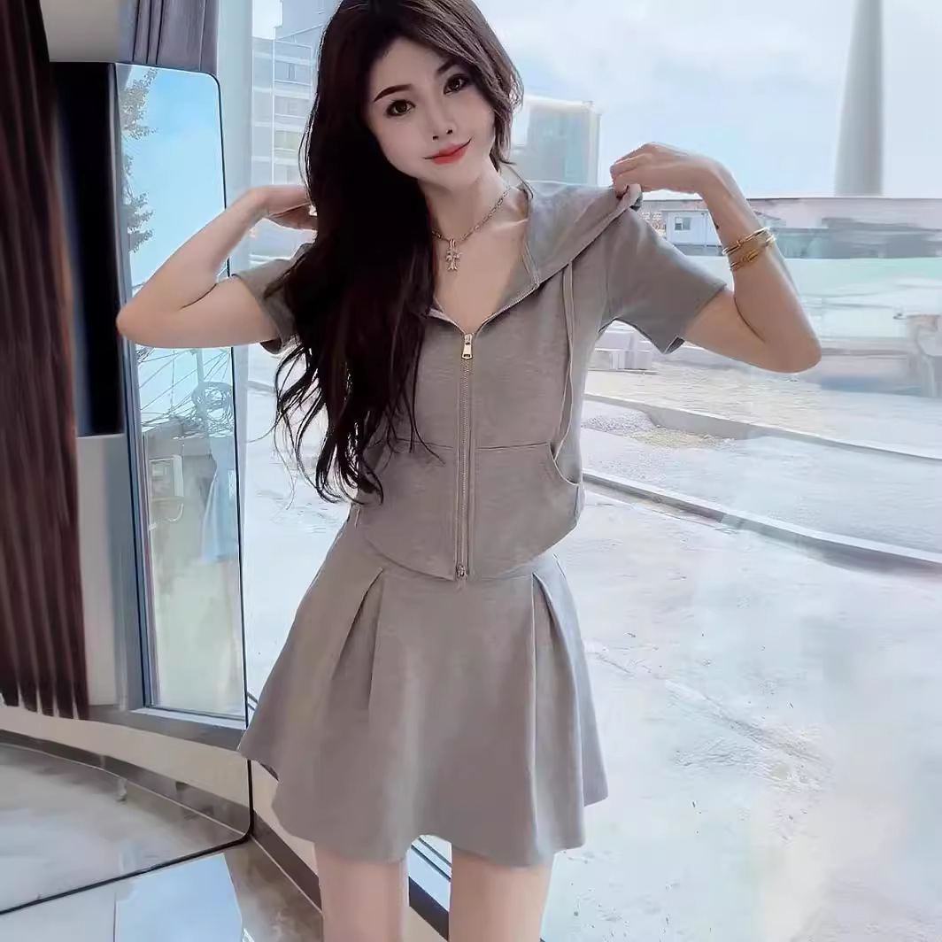A Complete Set of Sports and Leisure Suits and Culottes for Small People. Summer New 2025 Playful and Lively Two-Piece Set for Women