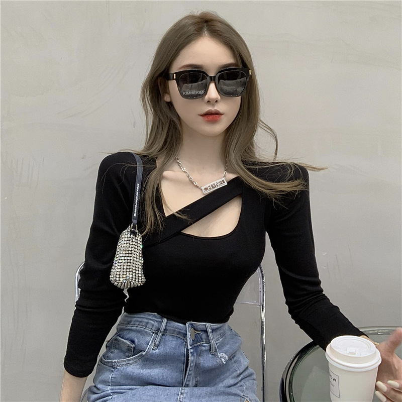 2025 New Autum Design, Discreet Cut Out T-Shirt, Pure Color, Versatile, Slim, Long-Sleeved Top, Trendy for Women