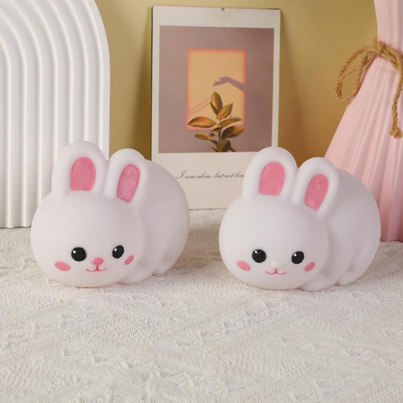 New cartoon night light rabbit vinyl bedside light LED night market stall source manufacturers luminous toys wholesale