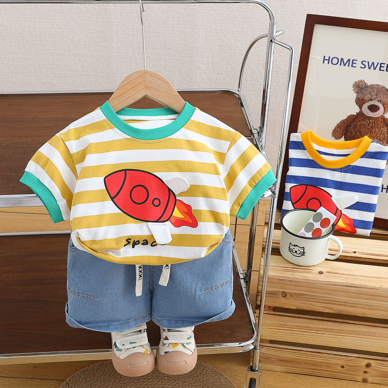 Five small seven children's clothing 2024 summer 0-4 new 3 boys contrast color stripe small rocket short sleeve Denim shorts suit