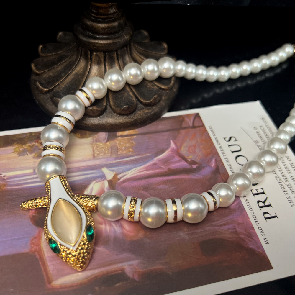 18K French Snakehead Retro Pearl Necklace 18K Temperament All-match Exquisite Clavicle Chain French High-grade Necklace