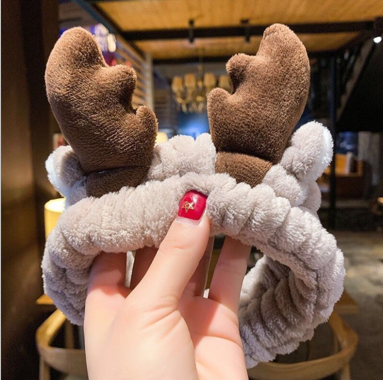 Picture of Special Headband for Face Washing for Women 2025 New Autumn and Winter Cute Bear Headband Hairband Hairpin Hair Accessory Plush Headwear