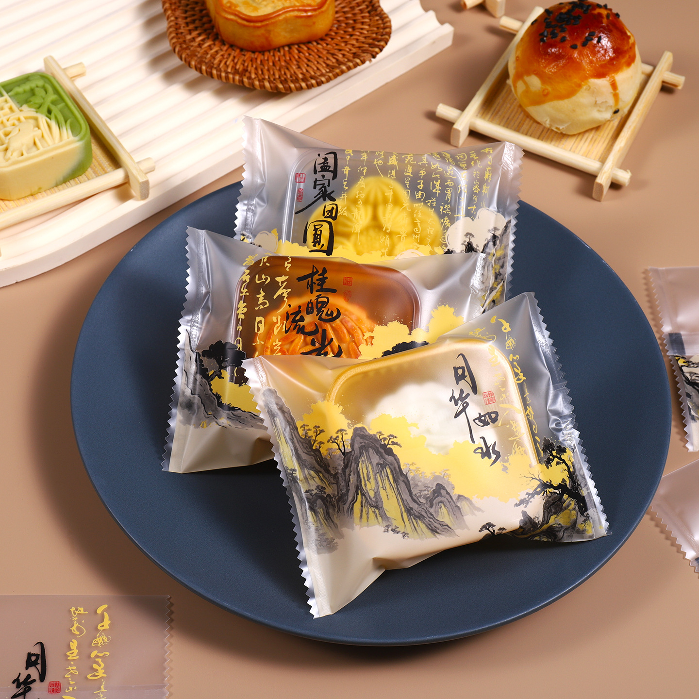 Picture of Spot Wholesale 2025 New Mooncake Packaging Bag 50g 100g Egg Yolk Crisp Mid-Autumn Mooncake Machine-Sealed Packaging Bag