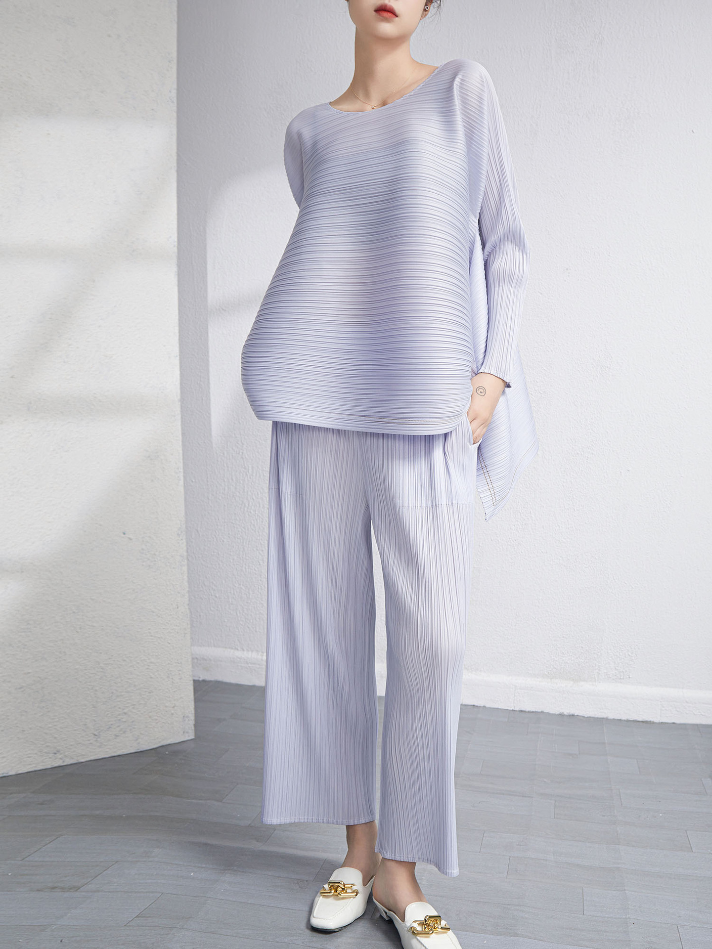 Picture of Miyake Original Single Fabric Suit New Loose Age-Reducing Flesh-Covering Large Size Elegant Fashion Top Loose Casual Pants