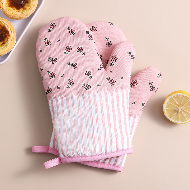 Picture of Kitchen Microwave Oven Heat Insulating Gloves Thickened Plaid Anti-scalding Anti-heat Gloves High Temperature Baking Cotton and Linen Oven Gloves