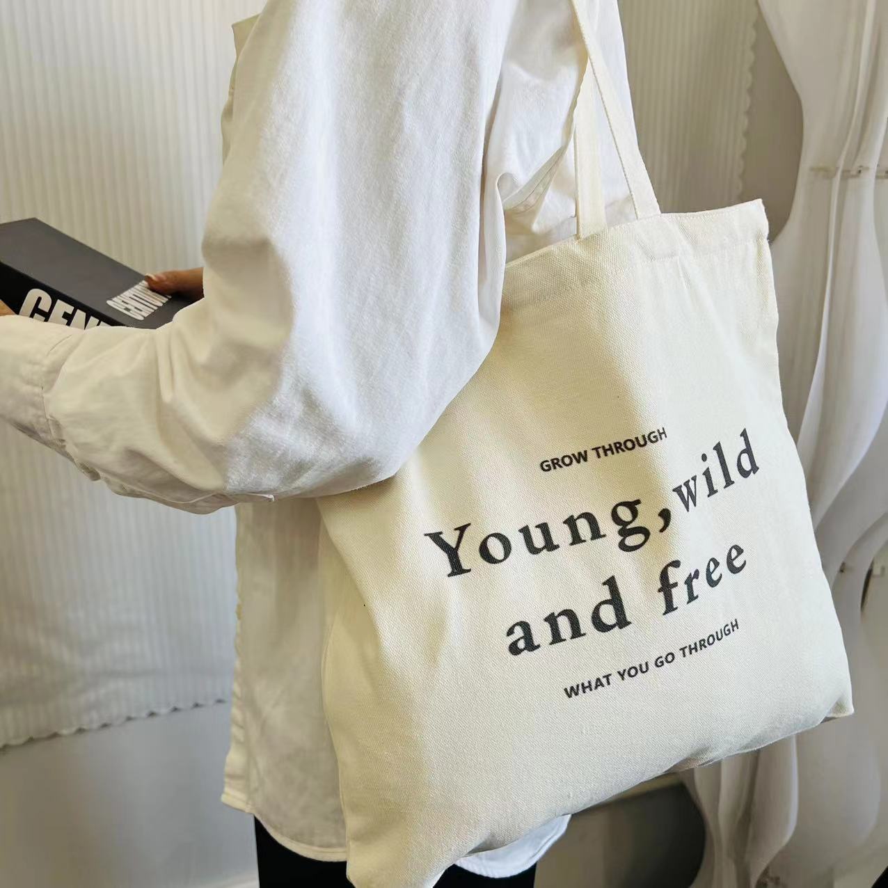 Picture of New Large Capacity Letter Zipper Shoulder Bag Canvas Bag Women's Retro Artistic Simple Student Commuter Tote Bag
