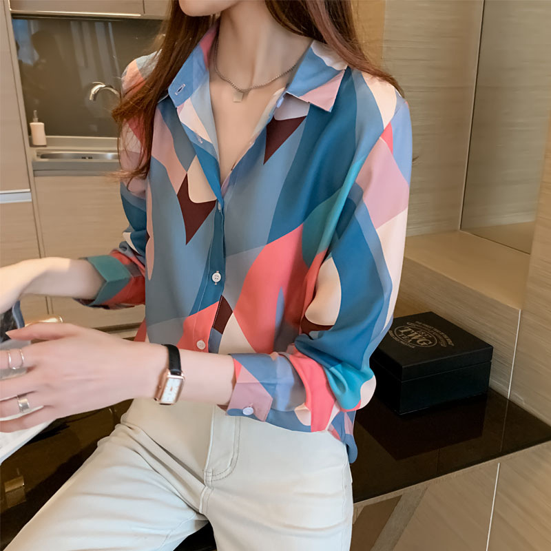 Picture of Spring New Women's Korean-style Loose Western-style Lapel Printed Chiffon Shirt Top Cardigan Casual Long-sleeved Shirt