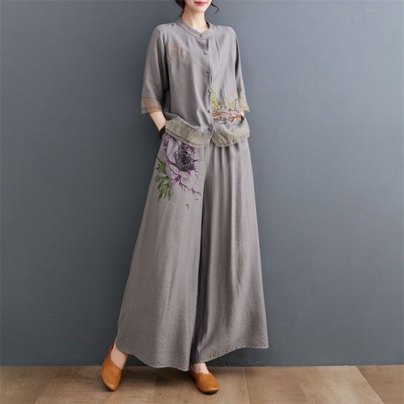 Picture of Middle-aged and elderly women's summer two-piece embroidered cotton and linen short-sleeved top western-style mother's fashionable wide-leg pants set