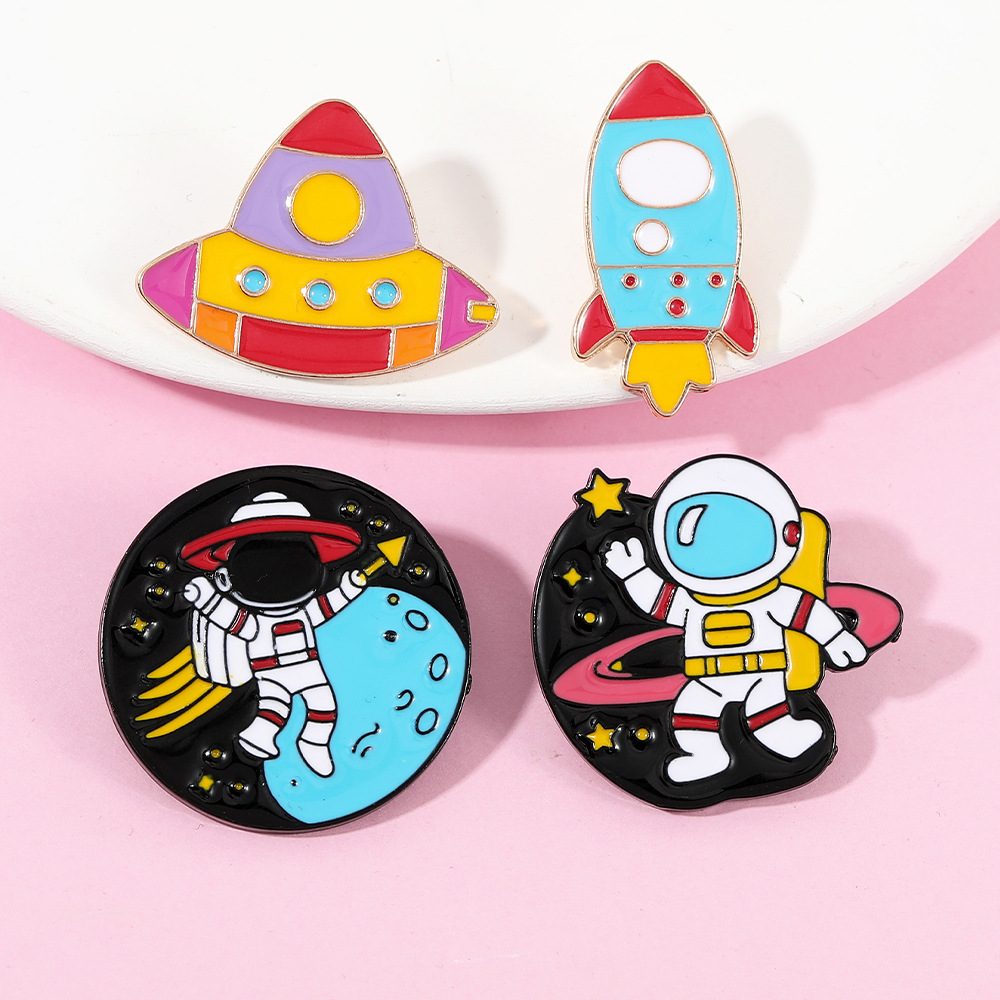 Astronaut Brooch Creative Metal Badge Ins Trendy Cute Japanese Pin Fixed Clothes Accessories Bag Accessories