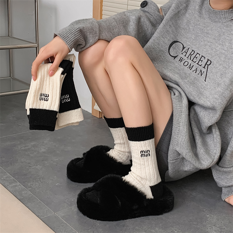 Socks women's autumn and winter new thick warm new letter embroidered cashmere socks women's socks