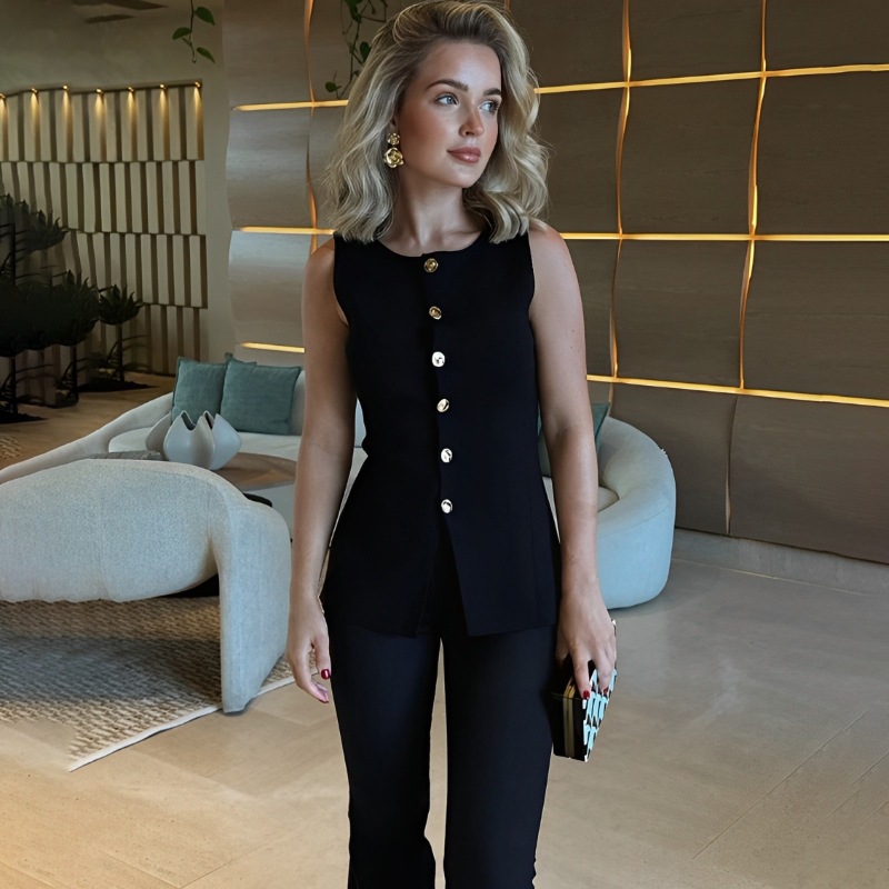 2025 New Spring and Summer European and American Women's Wear Metal Buckle Split Knitted Vest Slim-fit Vest Foreign Trade Top Cardigan