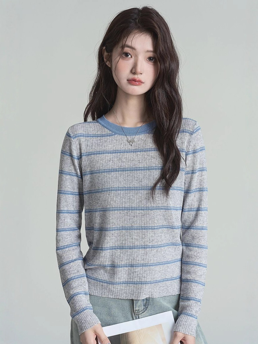 Retro contrasting striped straight shoulder slim knitted sweater women's spring 2025 underwear base sweater age-reducing top to slim down