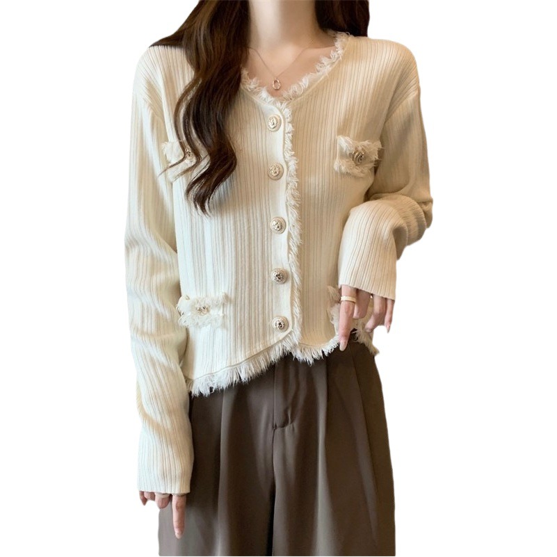 Picture of Korean Style Autumn and Winter New French Style V Neck Knitwear Short Knitwear with Cardigan Top Women's Jacket