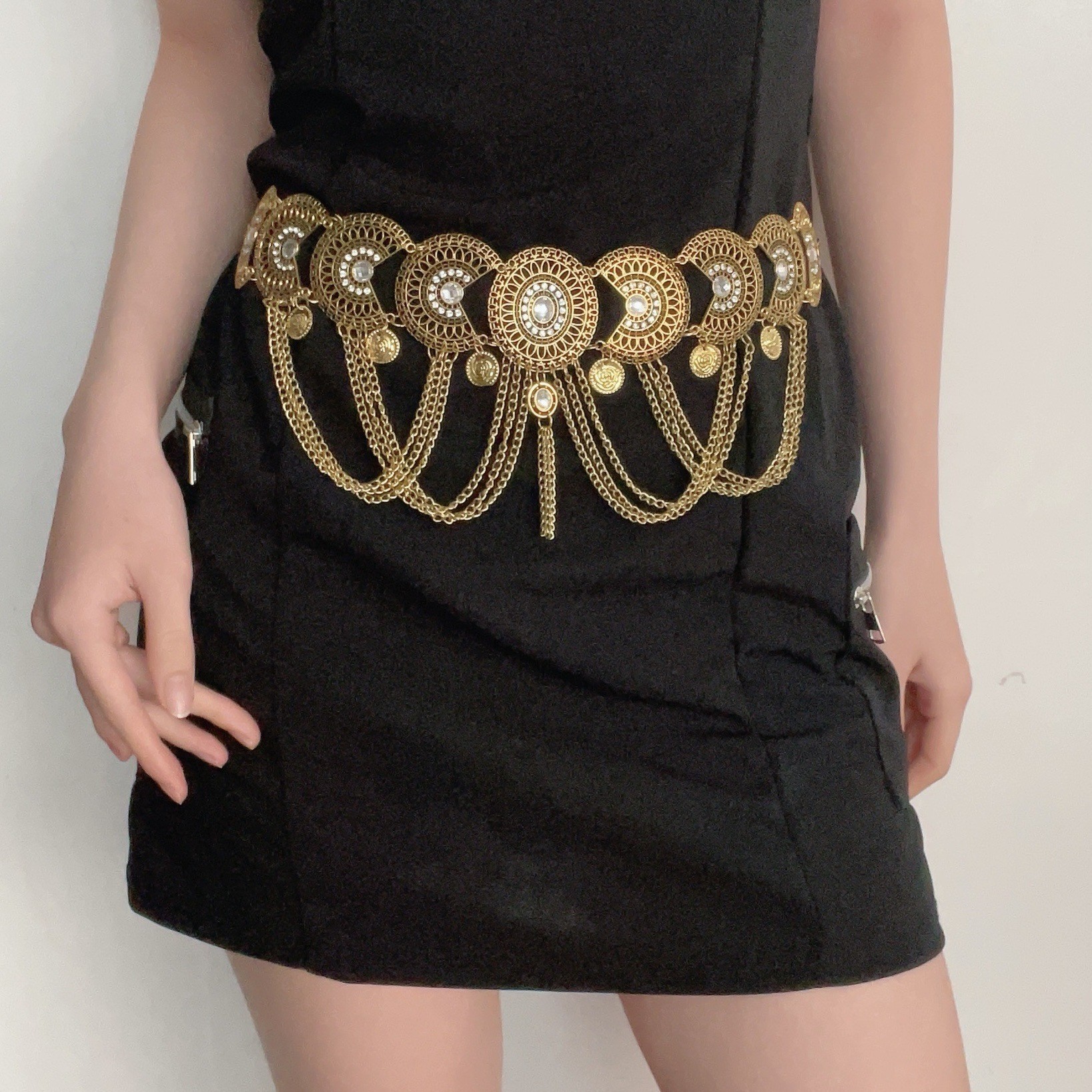 National retro style tassel chain, body chain, dance accessories, tassel, light luxury, high-end retro dance waist chain, niche woman