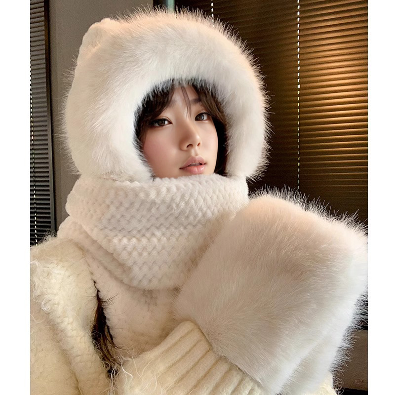 Picture of Cute Bear Hat Gloves Three-in-One Scarf Plush Hat Winter Riding Women's Easy Outdoor High-Level Warm Hat