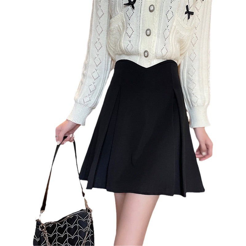 2025a Half Skirt Autumn New Women's High Waist Slimming Design Niche Sweet Elegant Pleated Short Skirt