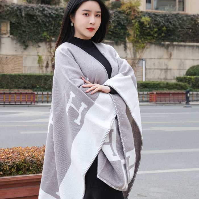 Picture of Cross-Border Amazon Fleece Blanket Single Blanket Air Conditioning Blanket Sofa Cover Blanket Nap Blanket H Letter Aviation Flight Blanket