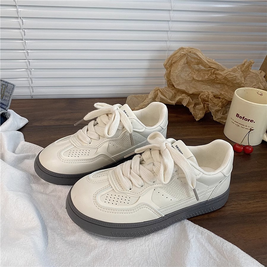 Retro Niche Moral Training Sneakers for Women Ins Trend 2025 Summer New Breathable Versatile Casual Sports White Shoes