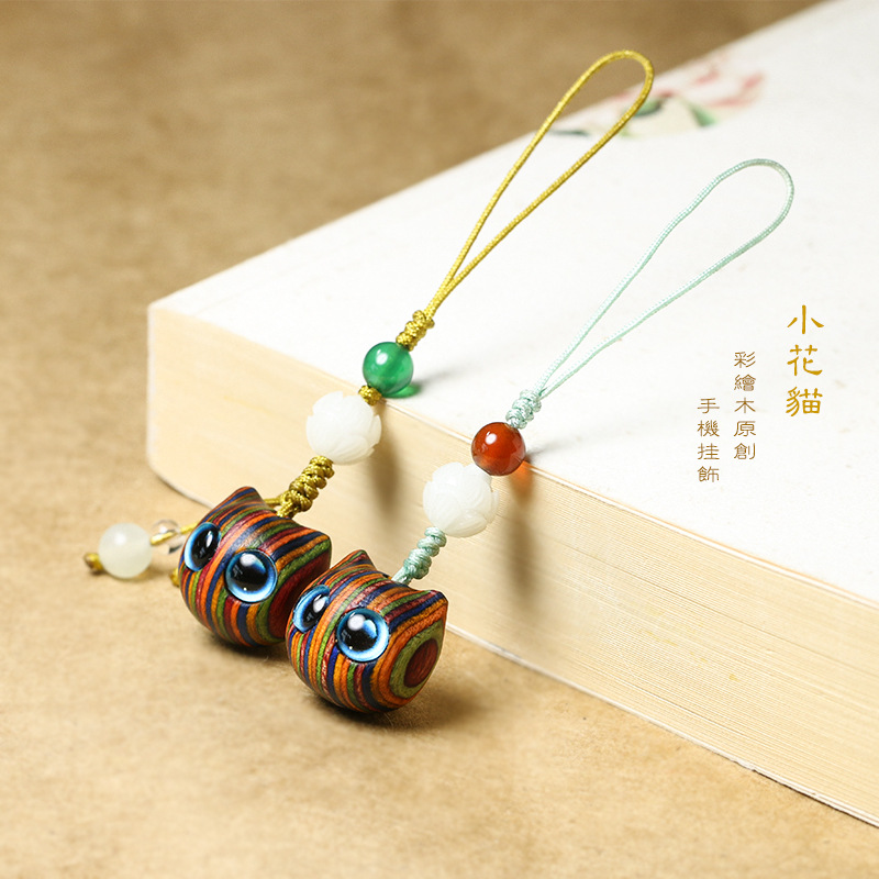 Creative painted wood mobile phone chain bag pendant lucky cat car keychain cute kitten mobile phone chain female