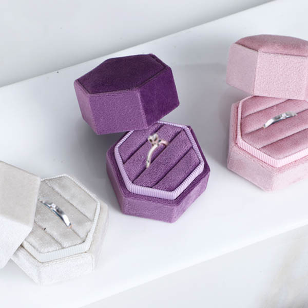 Velvet ring box wholesale jewelry packaging box velvet cloth velvet hexagonal velvet jewelry box factory wholesale