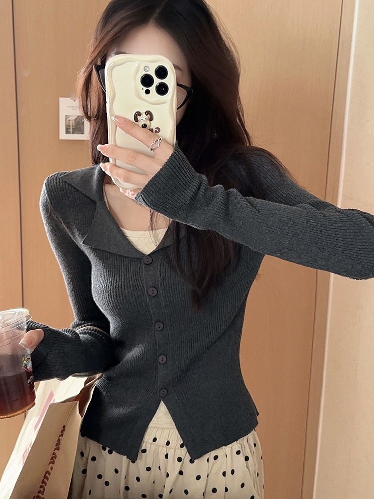 Picture of Retro Long-Sleeved Niche Knitted Cardigan Jacket for Women 2025 Autum New Slim Slimming Look Short Bottoming Shirt Top
