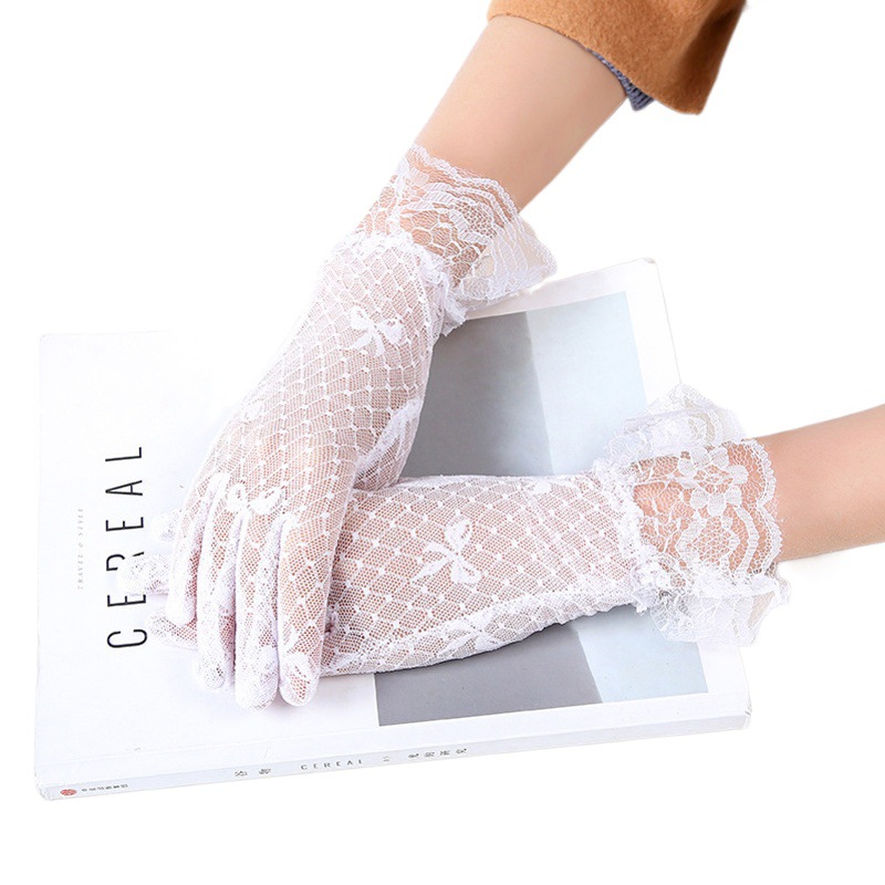 Picture of Summer New Korean Style Lace Sexy Sun Protection Jacquard Lace Cuff Anti-UV Split Finger Sweet Driving Gloves