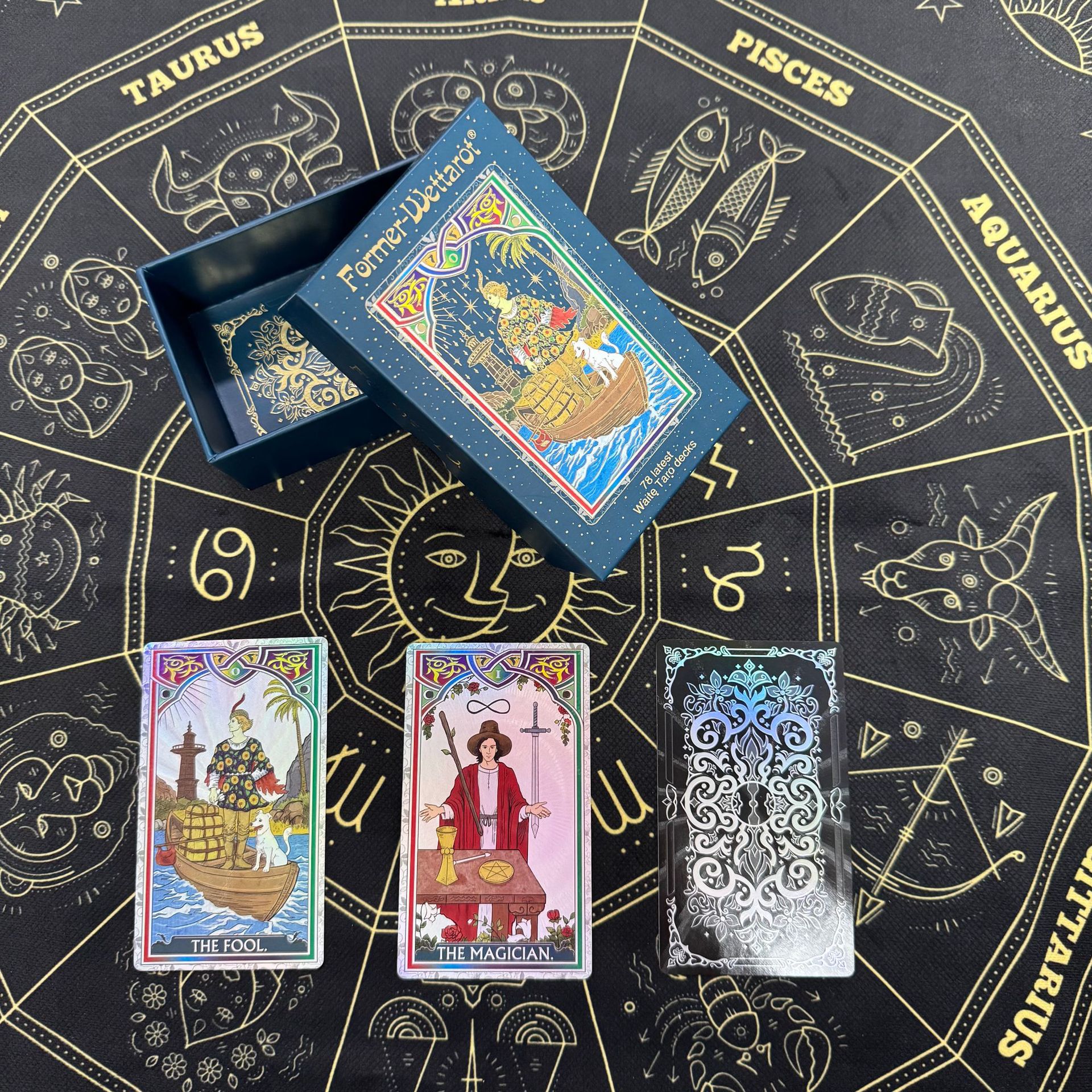 Picture of Genuine Taiwan 24K color foil tarot card card game board game card game spot wholesale tarot