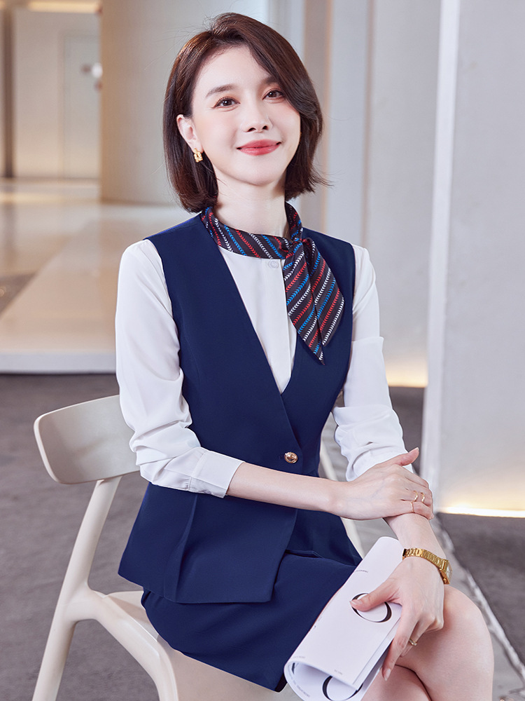 Picture of Beautician work clothes female front desk work clothes female slimming professional suit female fashion temperament autumn and winter stewardess work clothes