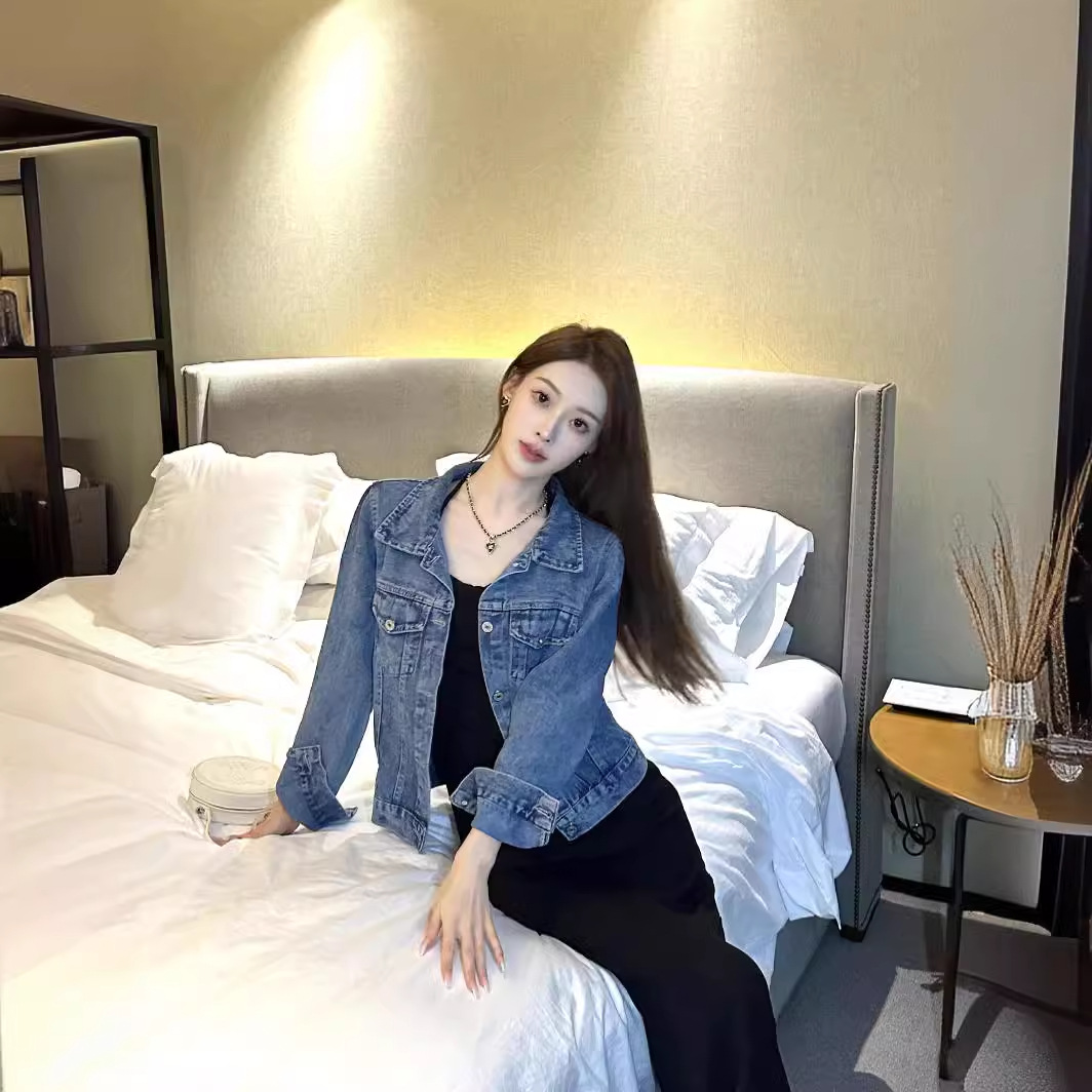 Picture of Korean-style Women's Denim Jacket Long-sleeved Single-breasted Spring and Autumn Light Blue Denim Spandex Regular Private Dress Celebrity