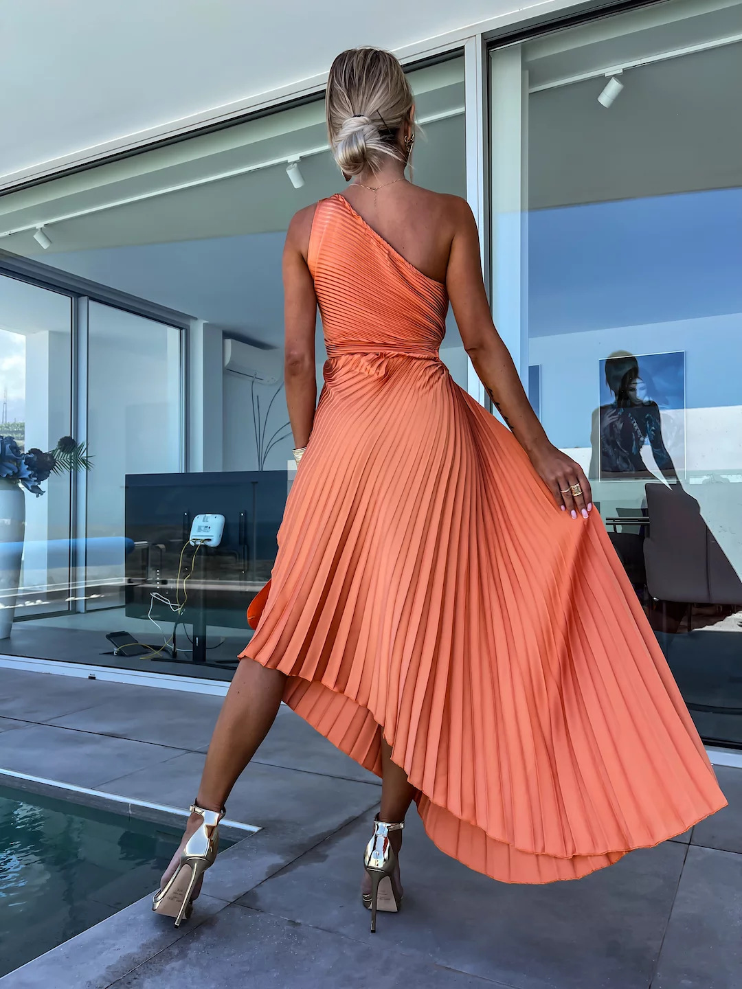 Picture of European and American 2024 Women's New Fashion Solid Color Casual Sexy Elegant One-shoulder Oblique Collar Pleated Hollow Dress