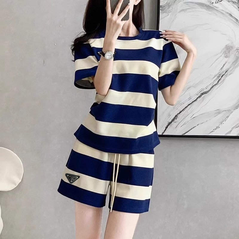 Picture of Japanese and Korean-style Sports Casual suit Women's Summer New Striped Short-sleeved T-shirt Shorts Small Two-piece Set
