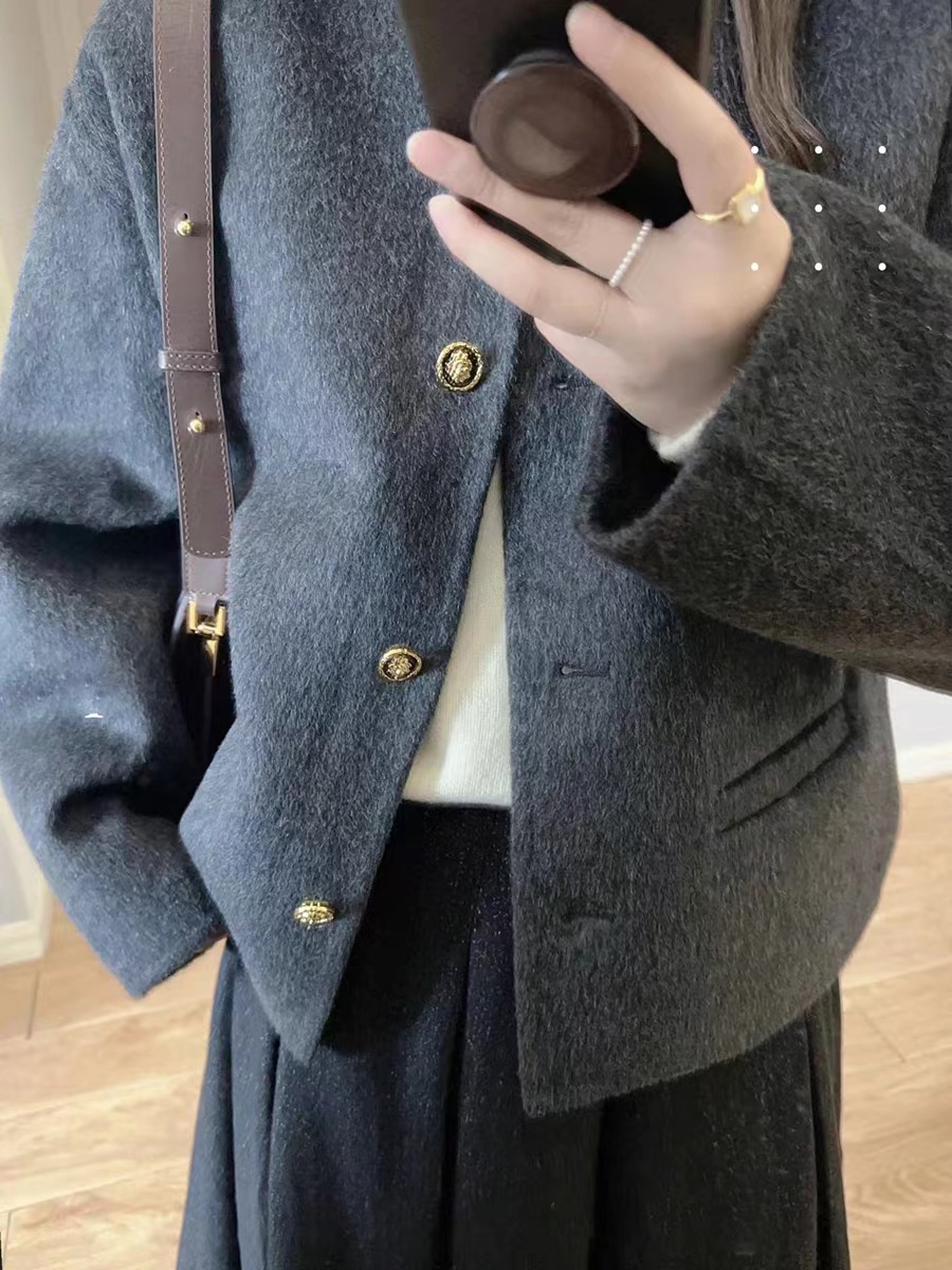 Picture of Retro gray short Chanel style woolen coat for women autumn and winter loose slimming Hepburn style gentle temperament outerwear